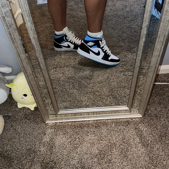 Nike Air Jordan 1 Mid’s University Black White - Picture 7 of 7